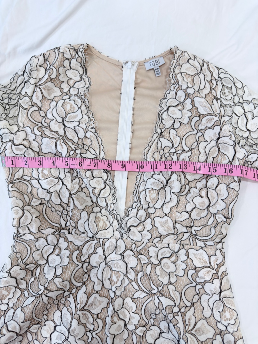 Tobi Lace Mini Dress Medium Beige Nude Deep V Long Sleeve Party Dress - Picture 9 of 9